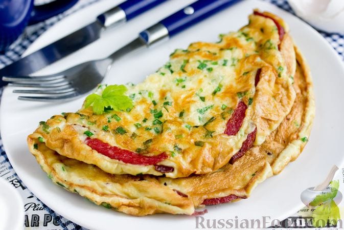 Омлет с колбасой
